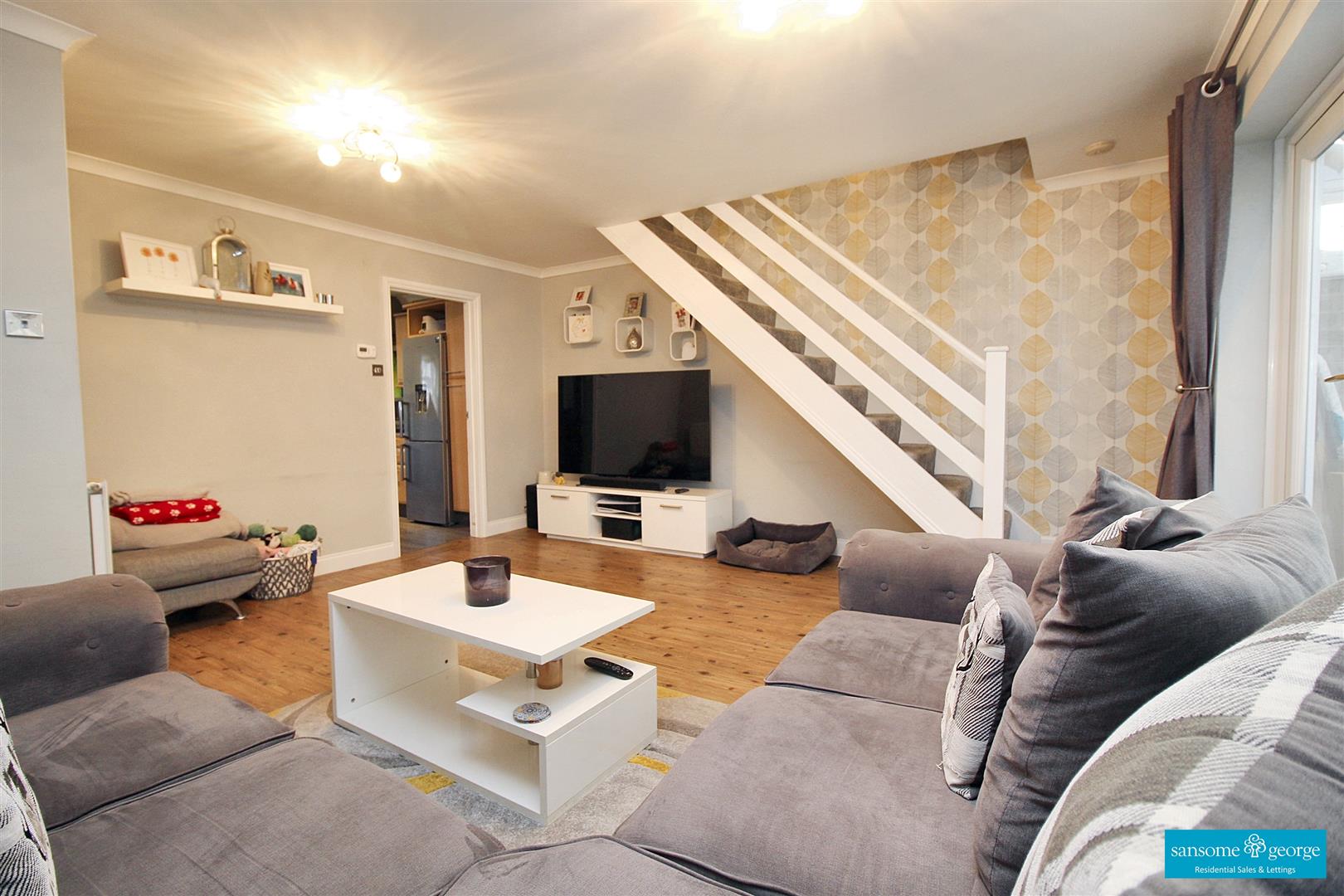 3 bed property in Avington Close, Reading